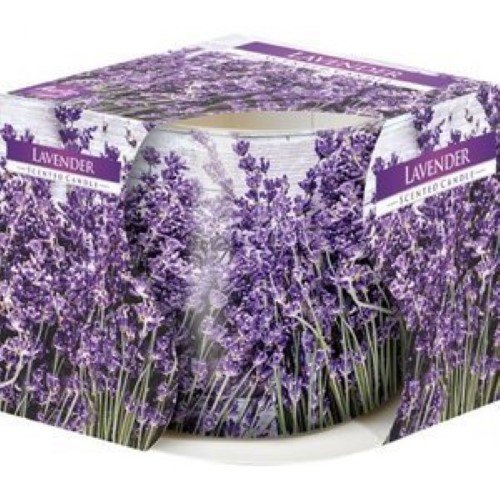 Vela perfumada em copo de vidro decorada com flores, aroma de lavanda.