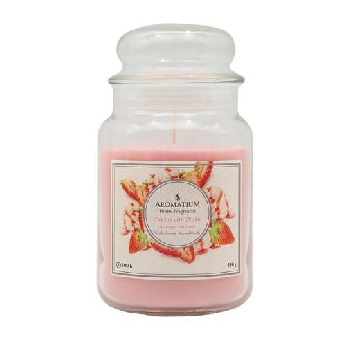 Vela aromática vermelha em frasco transparente com tampa metálica, fragrância de morango