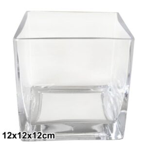 Jarra cúbica em vidro transparente com linhas simples, dimensão 12x12x12cm, perfeita para flores ou arranjos decorativos.