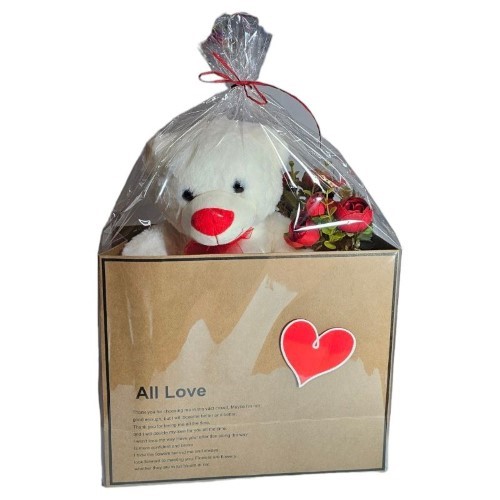 Saco em cartão com urso de peluche e flores